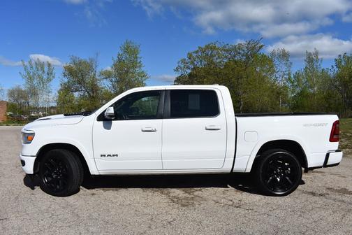 Bright White Clearcoat 2022 RAM 1500 Laramie