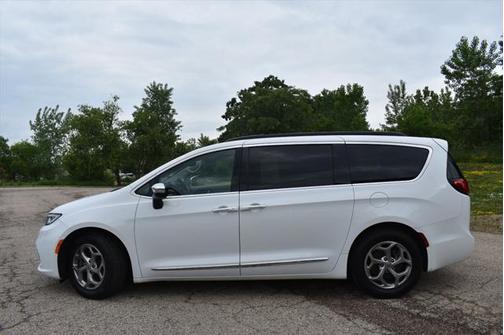 2023 Chrysler Pacifica Limited