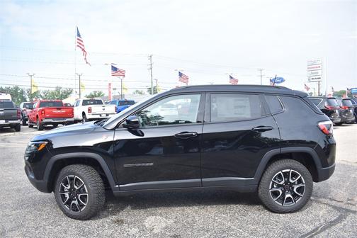 2025 Jeep Compass Trailhawk