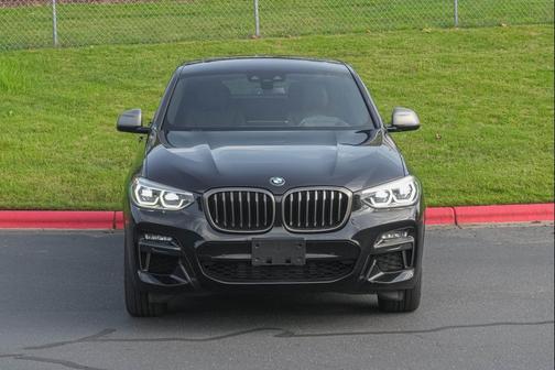 Black Sapphire Metallic 2021 BMW X4 M40i