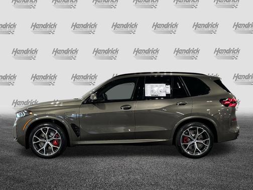 Manhattan Green Metallic 2026 BMW X5 PHEV xDrive50e