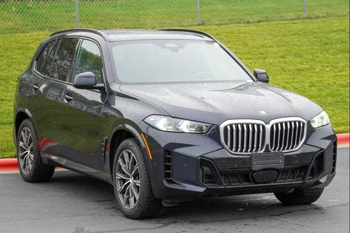Carbon Black Metallic 2026 BMW X5 xDrive40i