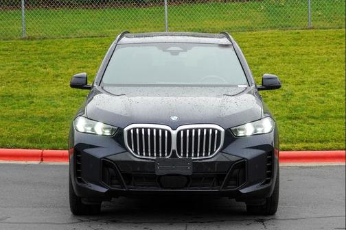 Carbon Black Metallic 2026 BMW X5 xDrive40i