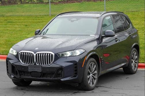 Carbon Black Metallic 2026 BMW X5 xDrive40i
