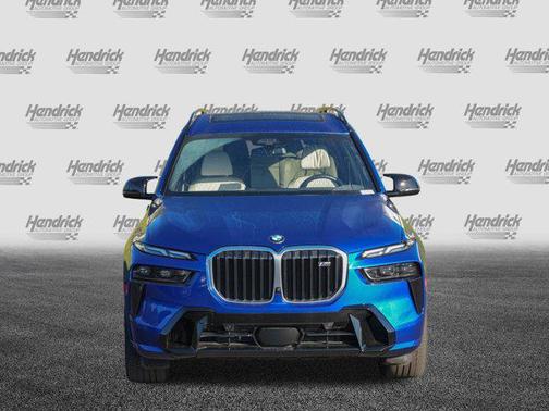 2025 BMW X7 M60i