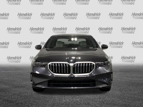 2025 BMW 530 530i
