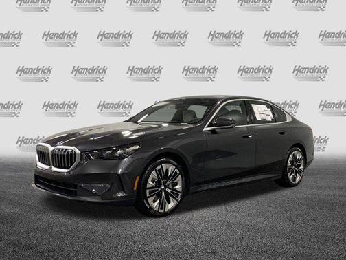 2025 BMW 530 530i
