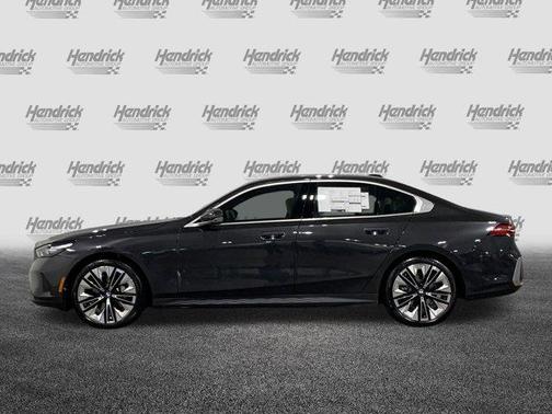 2025 BMW 530 530i