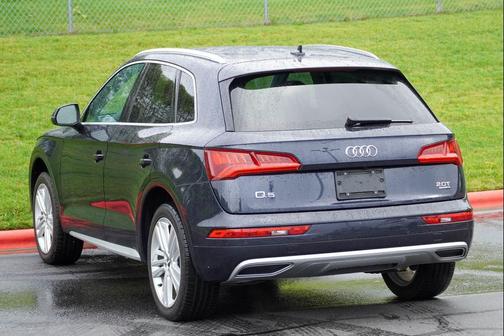 Moonlight Blue Metallic 2018 Audi Q5 2.0T Premium Plus