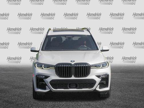 Mineral White Metallic 2021 BMW X7 M50i