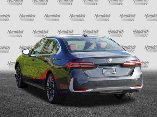 2025 BMW 540 i xDrive
