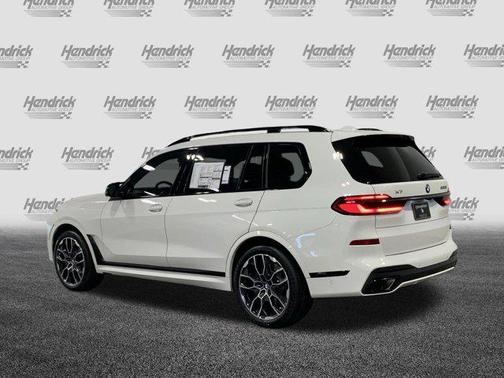 2026 BMW X7 M60i