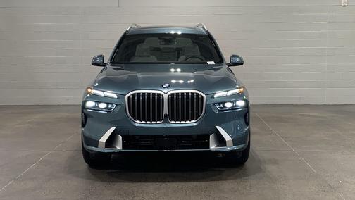 Blue Ridge Mountain Metallic 2026 BMW X7 xDrive40i