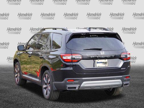 2025 Honda Pilot Touring 8-Passenger