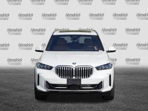 Mineral White Metallic 2025 BMW X5 xDrive40i