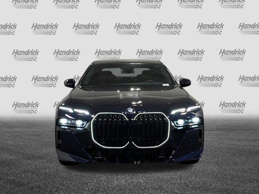 2025 BMW 740 i