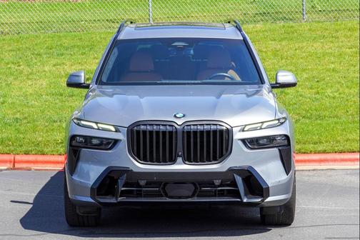 Skyscraper Grey Metallic 2025 BMW X7 xDrive40i