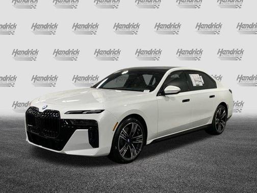 2025 BMW 740 i