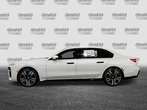 2025 BMW 740 i