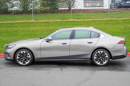 2024 BMW 530 i