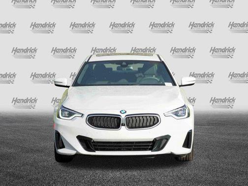 2025 BMW 230 i