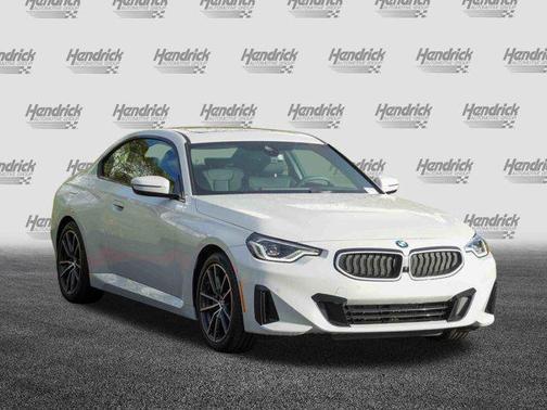 2025 BMW 230 i