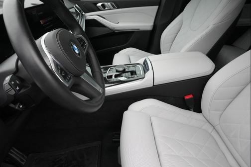 Carbon Black Metallic 2024 BMW X5 xDrive40i