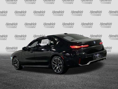 2026 BMW 750e i xDrive