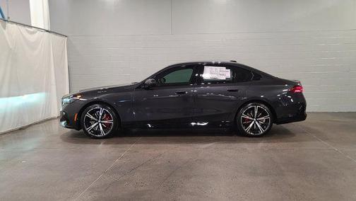 Dark Graphite Metallic 2026 BMW 530 xDrive