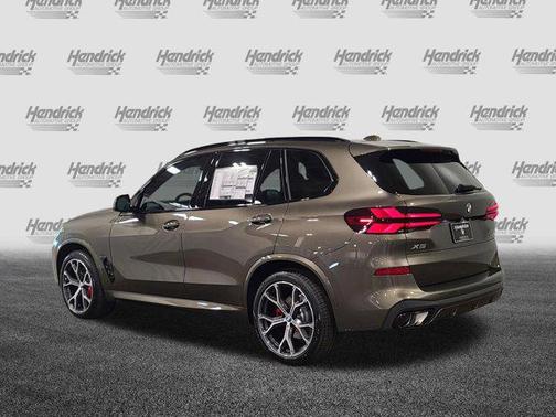 Manhattan Green Metallic 2026 BMW X5 xDrive40i