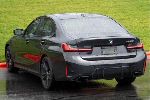 Black Sapphire Metallic 2023 BMW M340 M340i