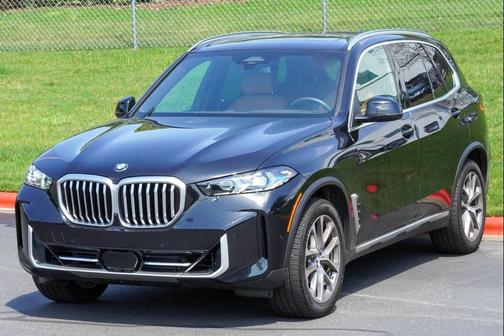 Black Sapphire Metallic 2025 BMW X5 sDrive40i