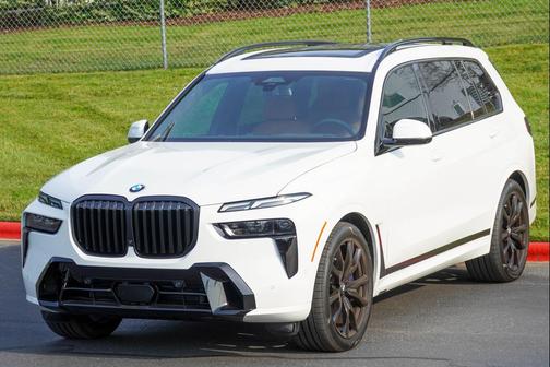 Alpine White 2026 BMW X7 xDrive40i