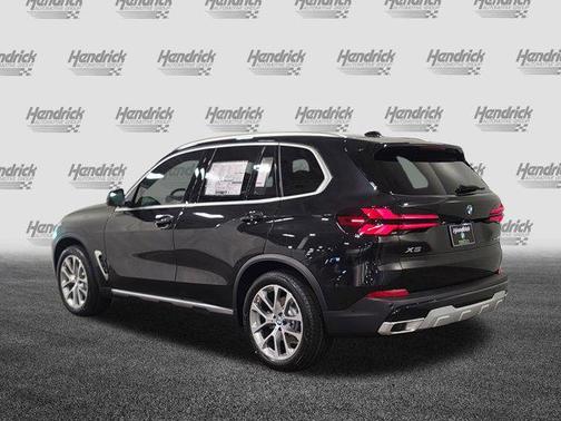 Black Sapphire Metallic 2026 BMW X5 xDrive40i
