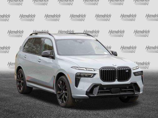 2024 BMW X7 M60i
