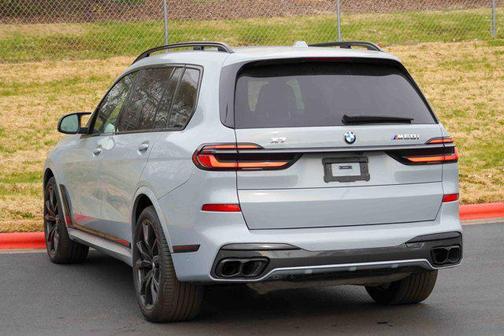 2024 BMW X7 M60i