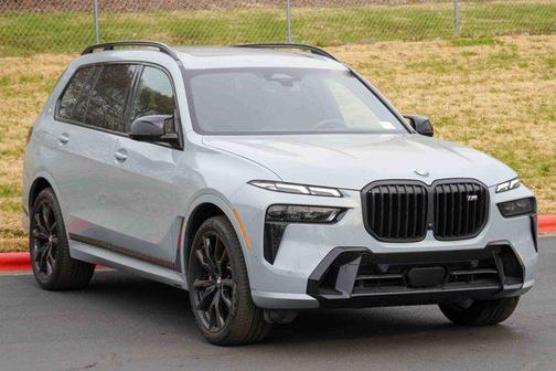 2024 BMW X7 M60i