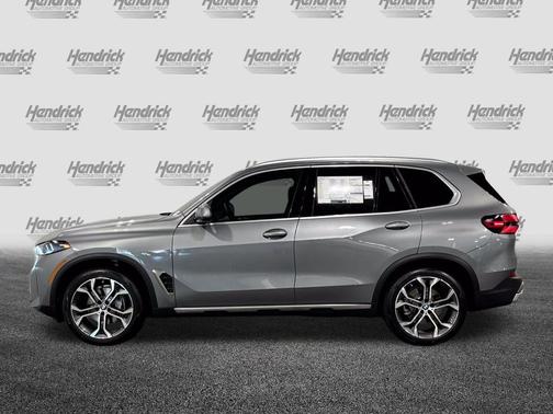 Skyscraper Grey Metallic 2026 BMW X5 xDrive40i