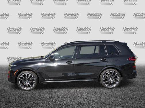 2025 BMW X7 M60i