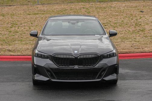 2025 BMW 550e xDrive