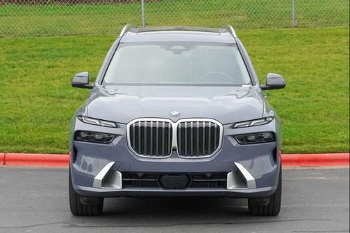 Sparkling Copper Metallic 2026 BMW X7 xDrive40i