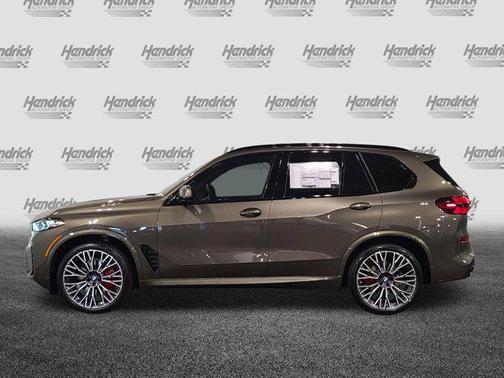 Manhattan Green Metallic 2026 BMW X5 xDrive40i