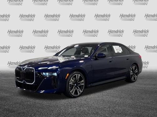 Tanzanite Blue II Metallic 2026 BMW 750e i xDrive