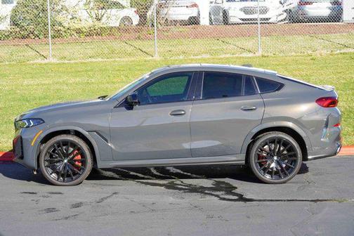 2024 BMW X6 M60i