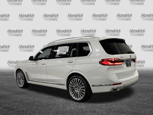 2025 BMW X7 xDrive40i