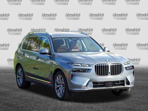Skyscraper Grey Metallic 2026 BMW X7 xDrive40i