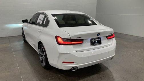 2024 BMW 330 i xDrive