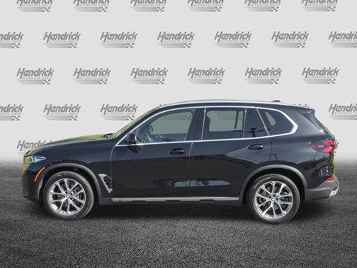 Black Sapphire Metallic 2024 BMW X5 xDrive40i