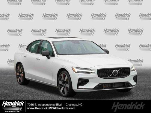 2024 Volvo S60 Recharge Plug-In Hybrid T8 Plus Dark Theme