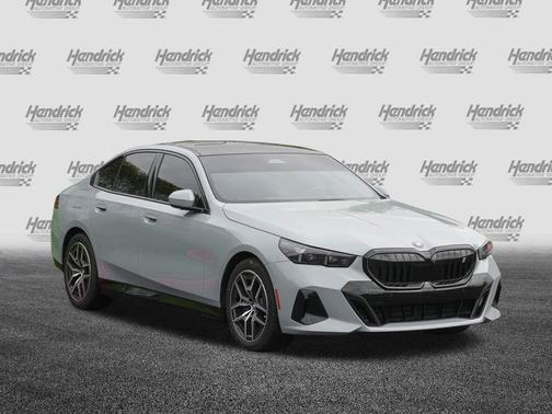 Brooklyn Grey Metallic 2024 BMW i5 eDrive40